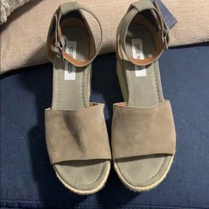 Steve Madden platform sandals